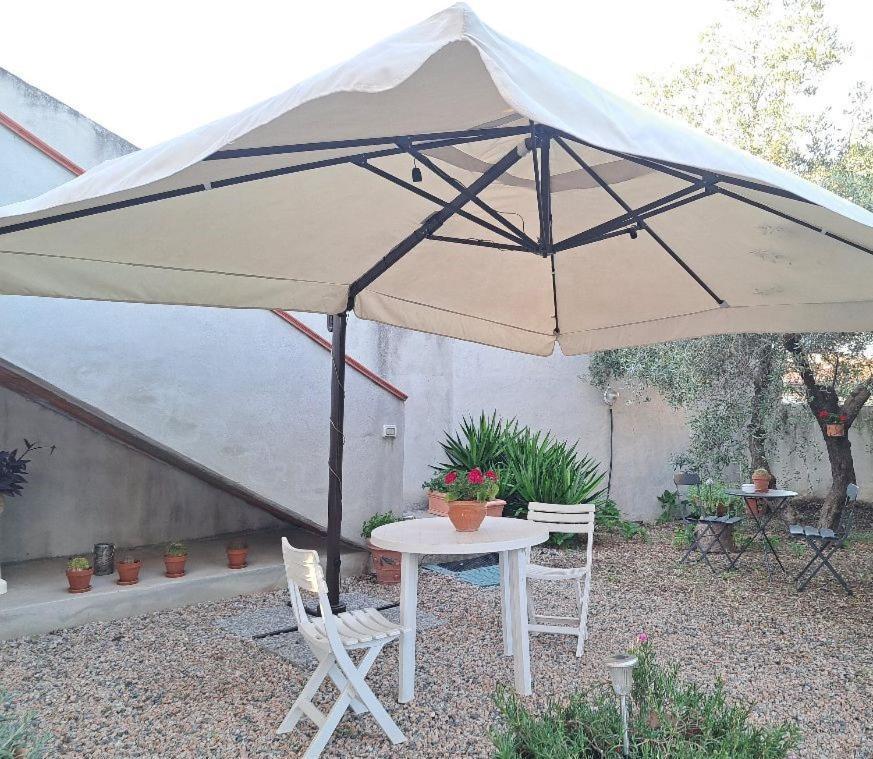 Il Profumo Di Ginestre Bed & Breakfast Olbia Dış mekan fotoğraf